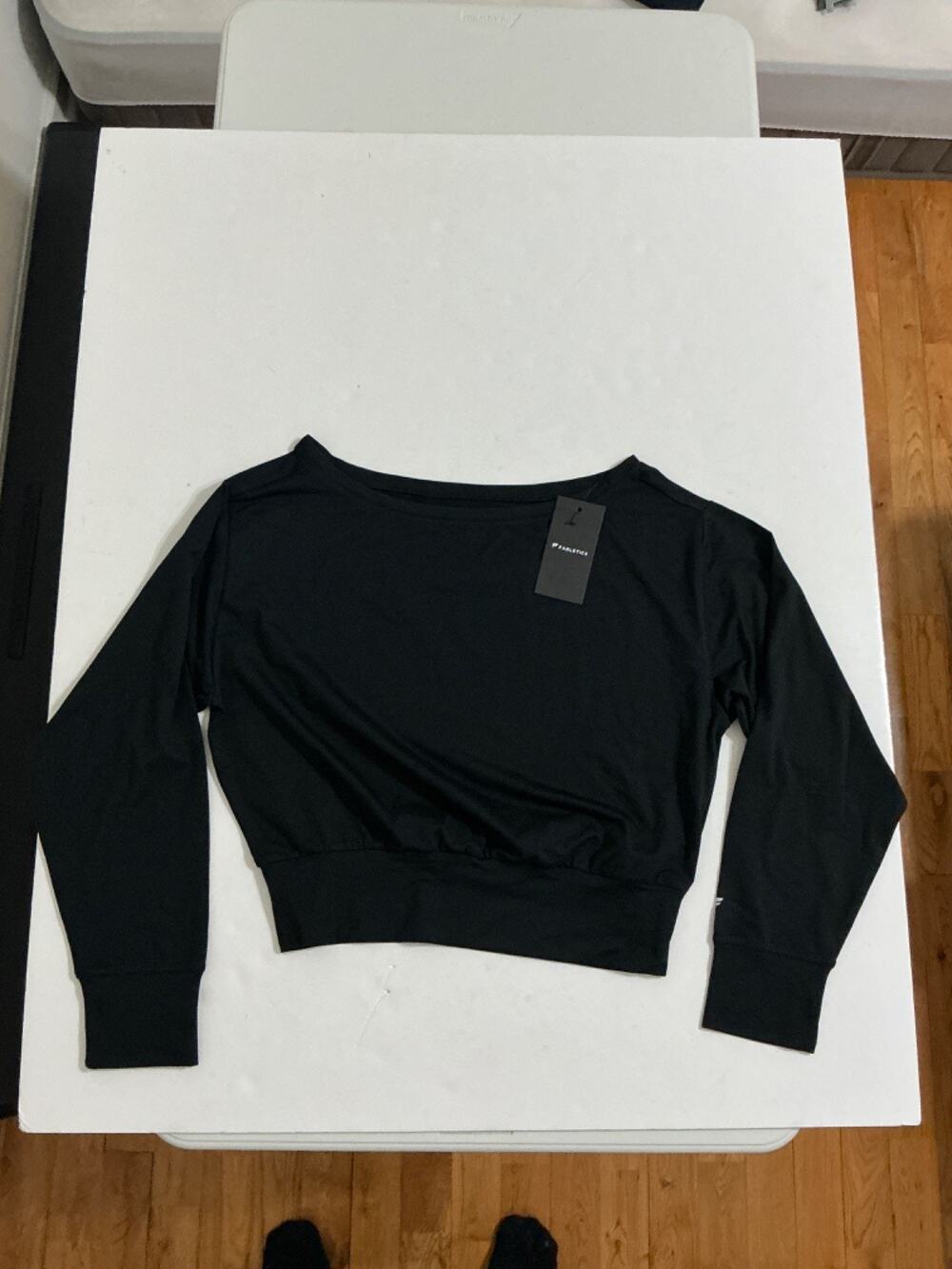 Fabletics Womens XS Black Long Sleeve Cropped Pullover Top Off Shoulder NWT